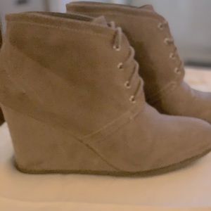 Size 9 wedge bootie